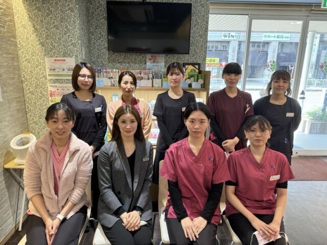 こんにちは！
ともファミリー歯科です😊

医院で講師の先生に来ていただきプチセミナーを開催しました。
歯ブラシについて全員でお勉強しました。
患者さまの毎日の歯磨きのサポートしていきます！

#歯科医院　#求人　#大阪府　#大阪市　#ともファミリー歯科　#歯科助手　#口腔習慣　#口腔機能　#マルチブラケット装置　#マウスピース　#インプラント矯正　#外科的矯正　#むし歯予防 #歯周病予防 #歯磨き